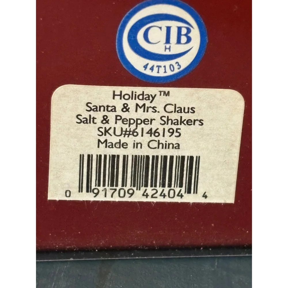 Lenox Boxed Holiday Santa & Mrs Claus Salt & Pepper Shakers Teacup Set Gold Trim